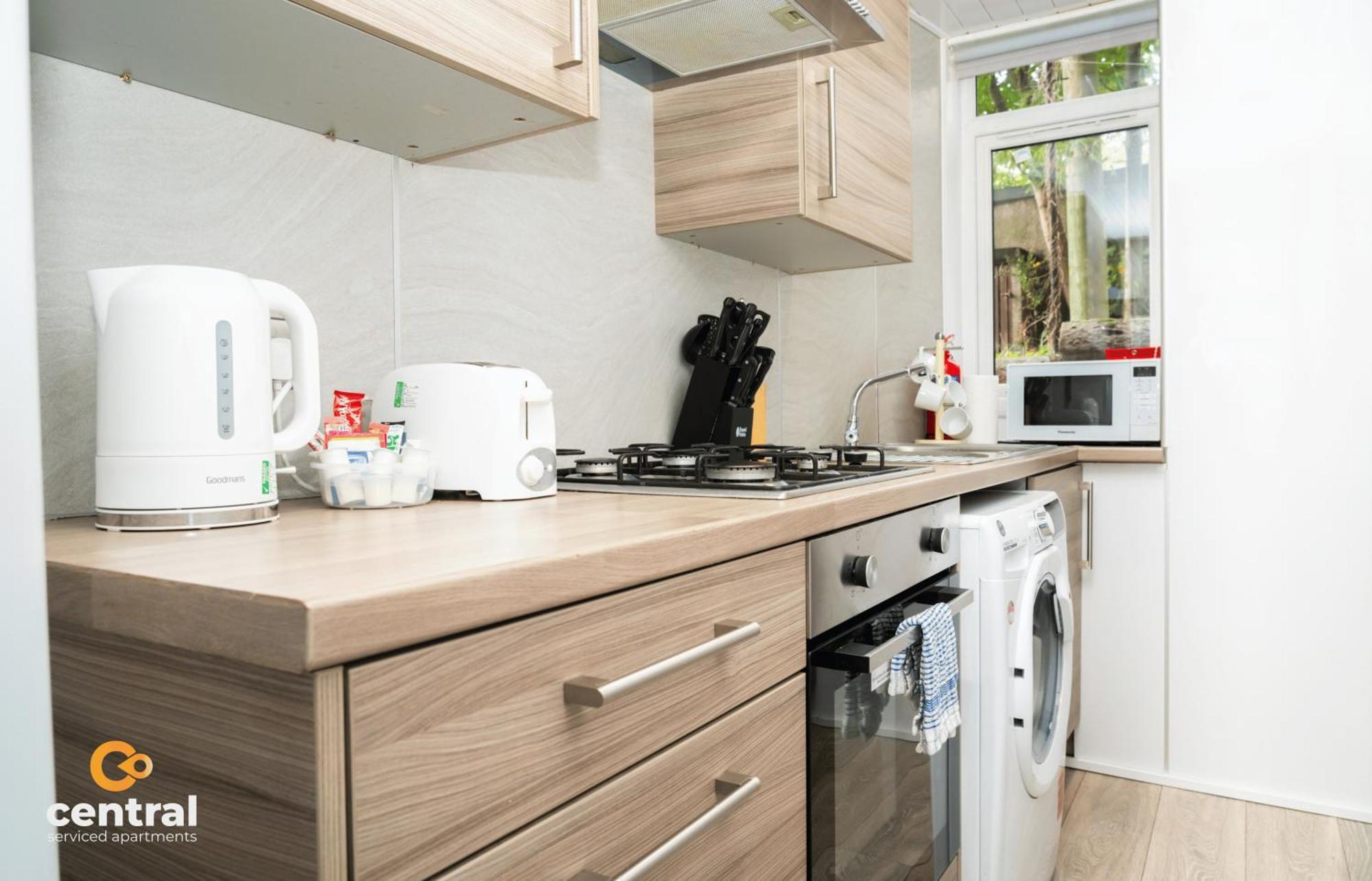 Central Serviced Apartments - 2 Bedroom - Ground Floor - Monthly & Weekly Bookings Welcome - Free Street Parking - 2 Double Beds - Wifi - Smart Tvs In Rooms - Fully Equipped - Heating 24-7 - Contractor & Short Stay Favourite ดันดี ภายนอก รูปภาพ