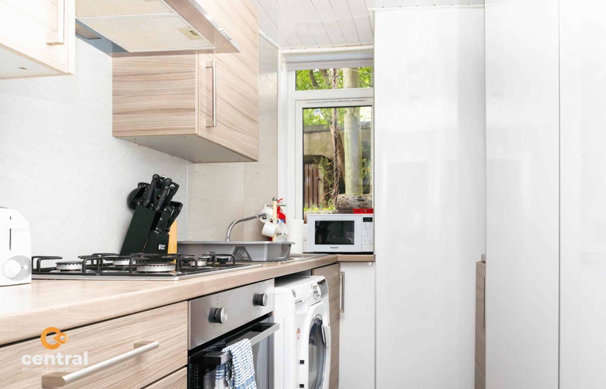 Central Serviced Apartments - 2 Bedroom - Ground Floor - Monthly & Weekly Bookings Welcome - Free Street Parking - 2 Double Beds - Wifi - Smart Tvs In Rooms - Fully Equipped - Heating 24-7 - Contractor & Short Stay Favourite ดันดี ภายนอก รูปภาพ