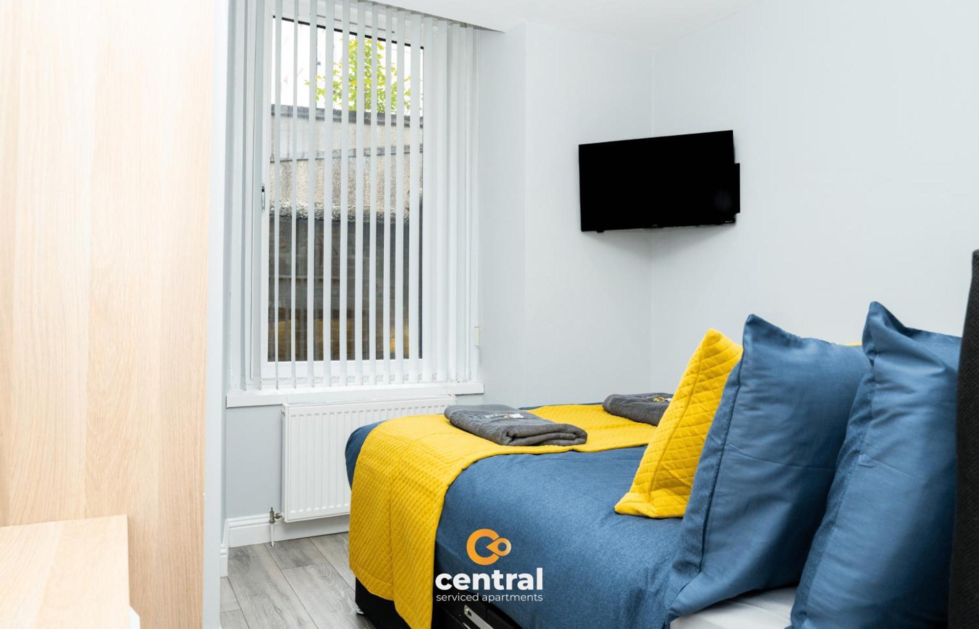 Central Serviced Apartments - 2 Bedroom - Ground Floor - Monthly & Weekly Bookings Welcome - Free Street Parking - 2 Double Beds - Wifi - Smart Tvs In Rooms - Fully Equipped - Heating 24-7 - Contractor & Short Stay Favourite ดันดี ภายนอก รูปภาพ