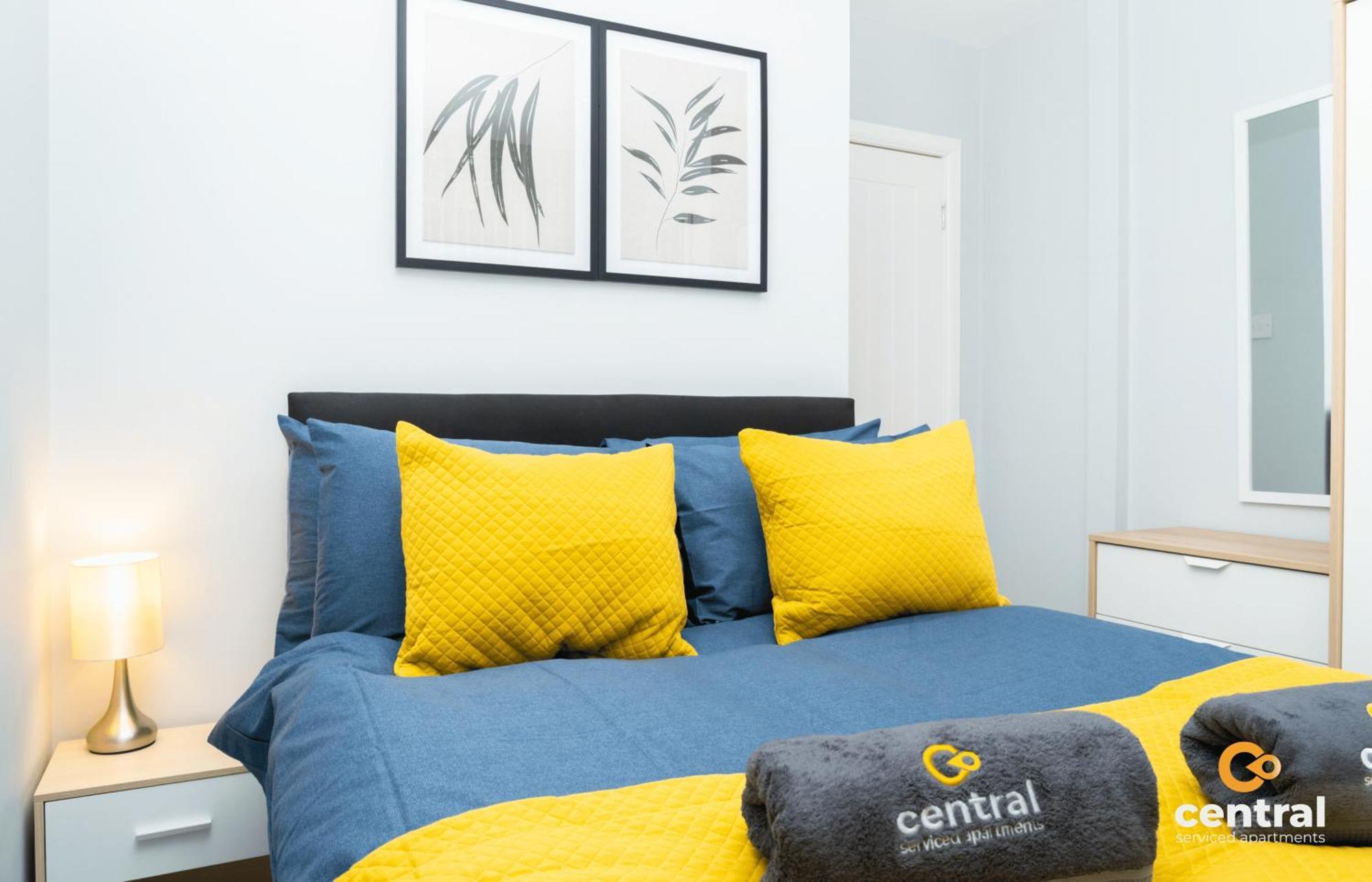 Central Serviced Apartments - 2 Bedroom - Ground Floor - Monthly & Weekly Bookings Welcome - Free Street Parking - 2 Double Beds - Wifi - Smart Tvs In Rooms - Fully Equipped - Heating 24-7 - Contractor & Short Stay Favourite ดันดี ภายนอก รูปภาพ